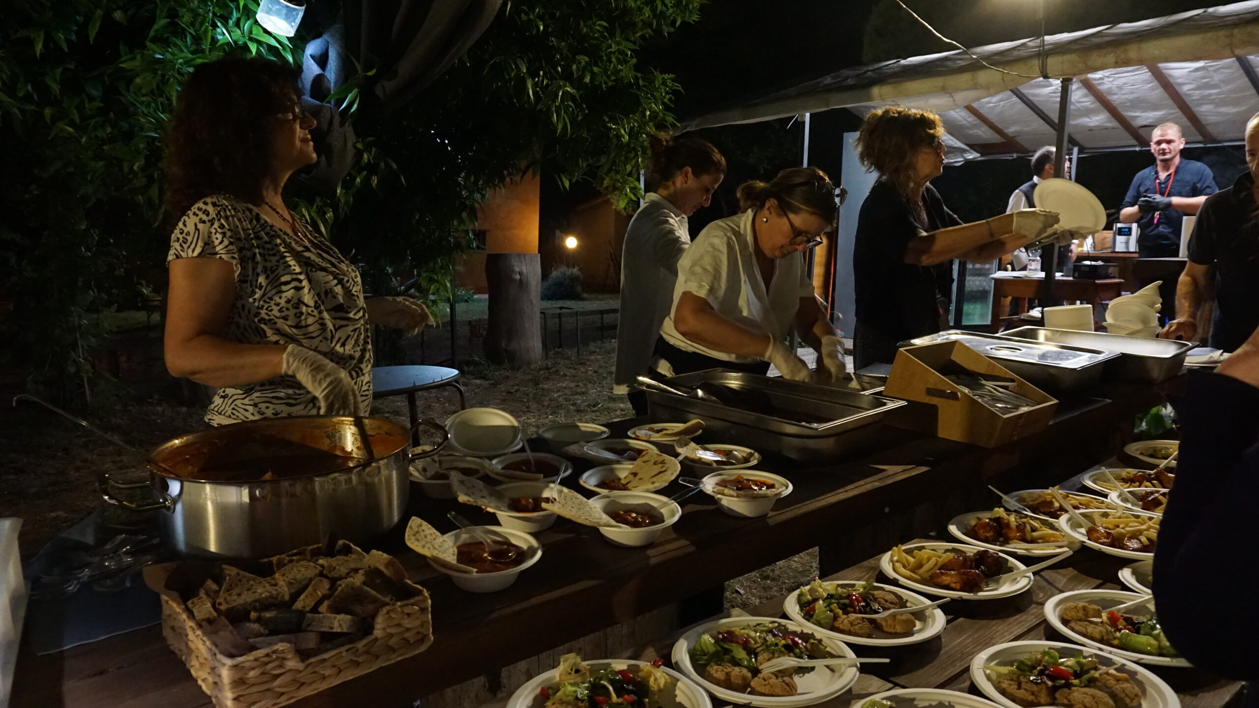 cena solidale a sostegno dei progetti di mediterranea rete